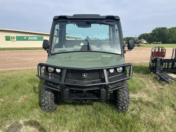 Image of John Deere XUV 835R equipment image 1