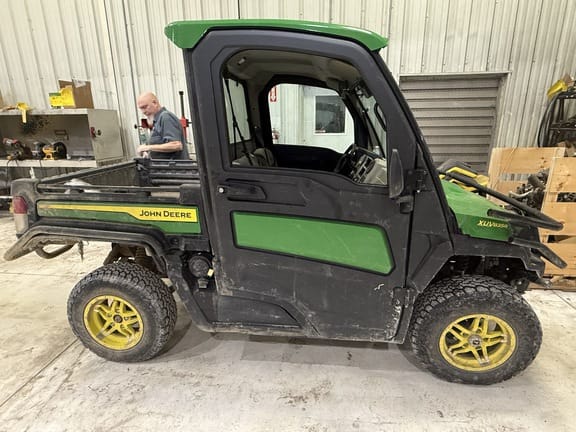 2024 John Deere XUV 835R Equipment Image0