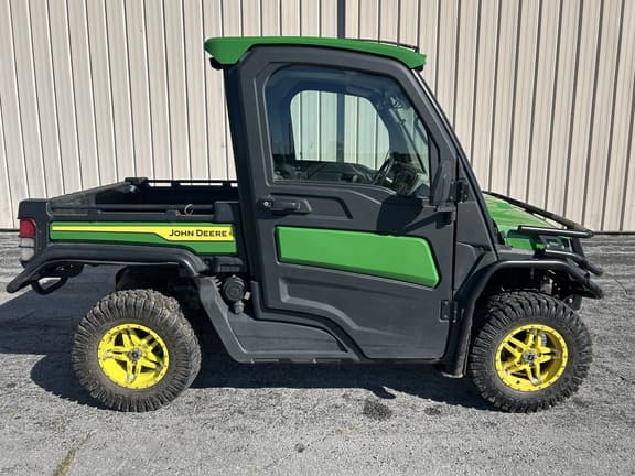 Image of John Deere XUV 835R Primary image
