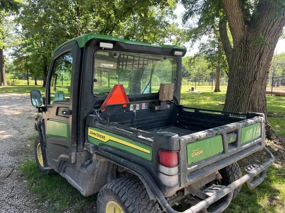 Image of John Deere XUV 835R equipment image 2
