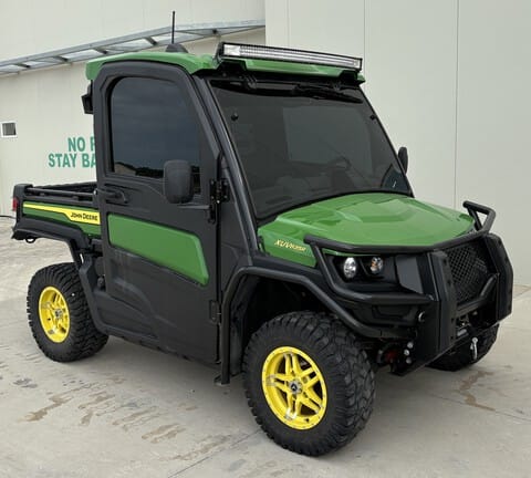 2024 John Deere XUV 835R Equipment Image0
