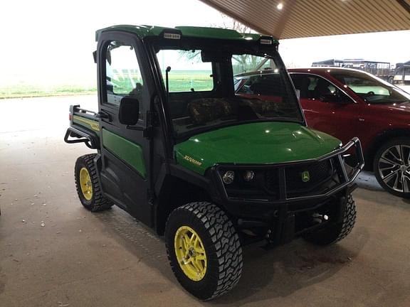 Image of John Deere XUV 835R equipment image 3