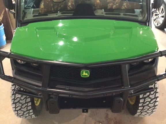 Image of John Deere XUV 835R equipment image 2