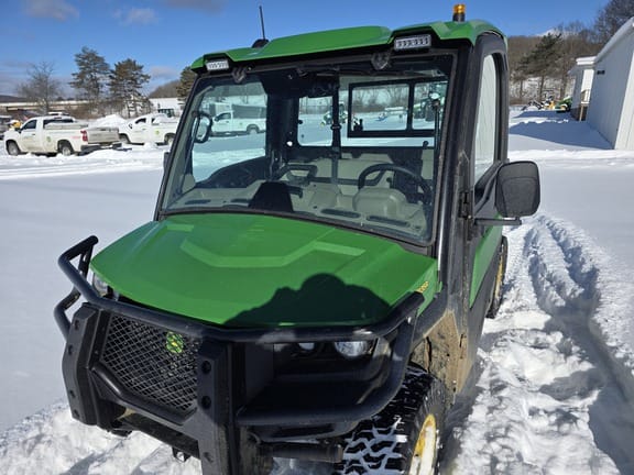 2024 John Deere XUV 835R Equipment Image0