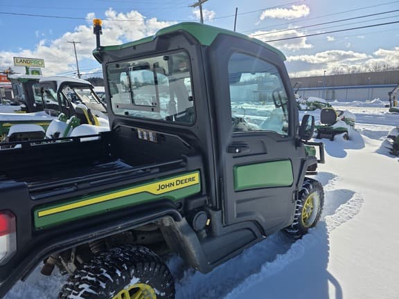 Image of John Deere XUV 835R equipment image 4