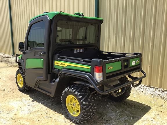 Image of John Deere XUV 835R equipment image 2
