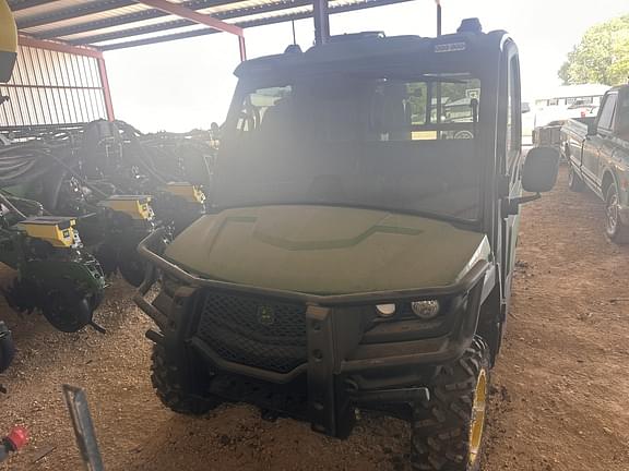Image of John Deere XUV 835R equipment image 3