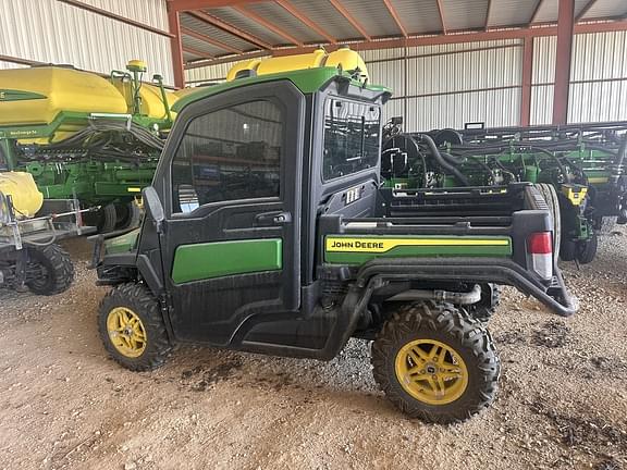 Image of John Deere XUV 835R Primary image