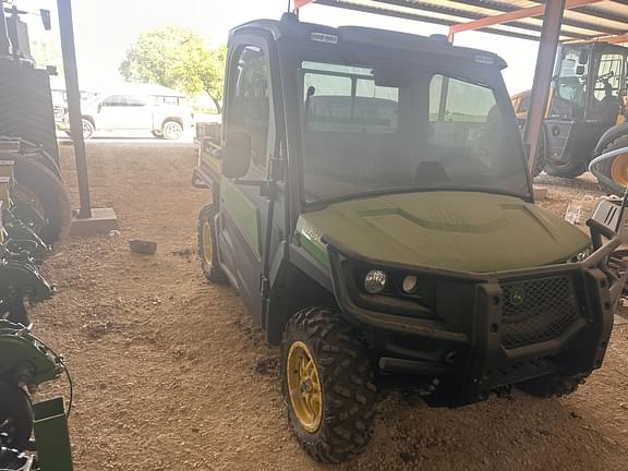 Image of John Deere XUV 835R equipment image 4