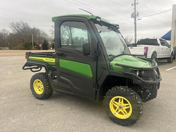 Image of John Deere XUV 835R equipment image 1