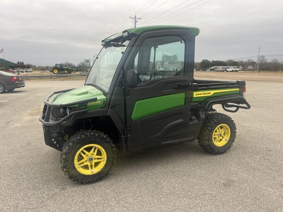 2024 John Deere XUV 835R Equipment Image0