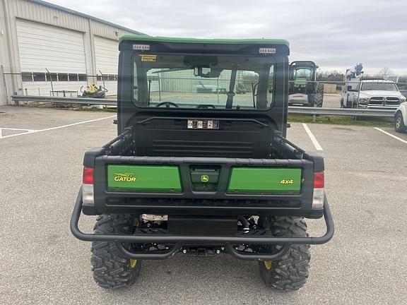 Image of John Deere XUV 835R equipment image 4