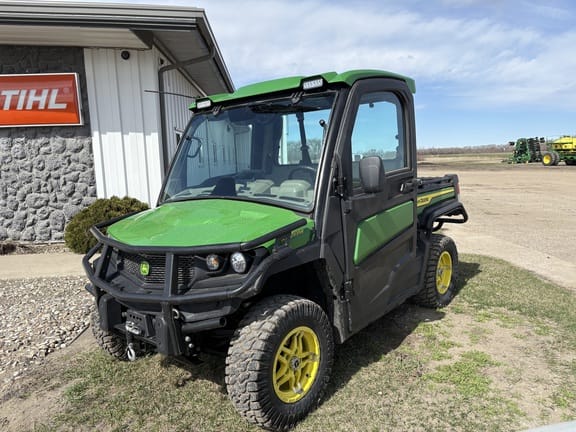 2024 John Deere XUV 835R Equipment Image0