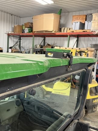 Image of John Deere XUV 835R equipment image 4