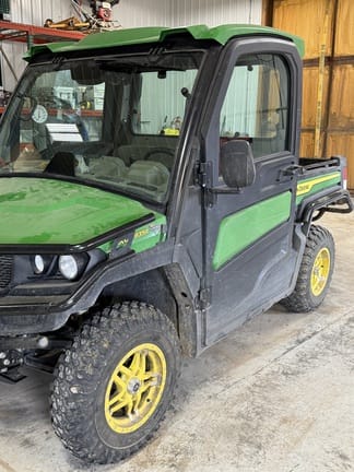 2024 John Deere XUV 835R Equipment Image0