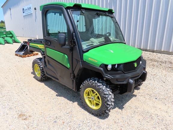 Image of John Deere XUV 835R equipment image 3