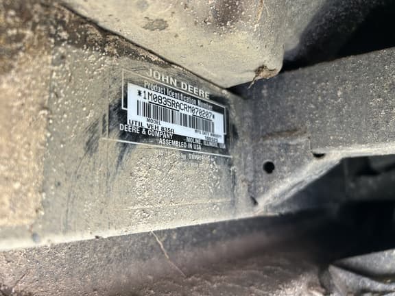 Image of John Deere XUV 835R equipment image 1