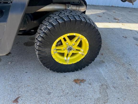 Image of John Deere XUV 835R equipment image 4