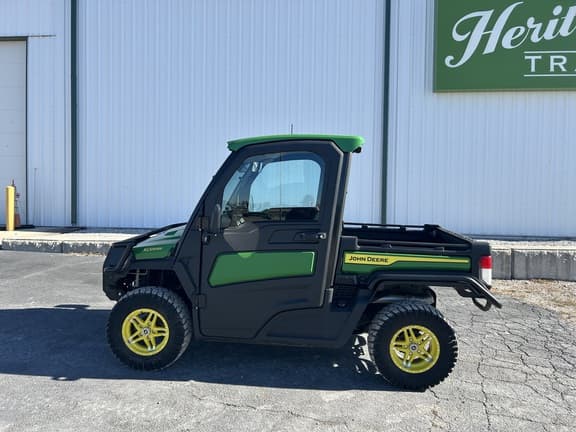 Image of John Deere XUV 835R equipment image 1