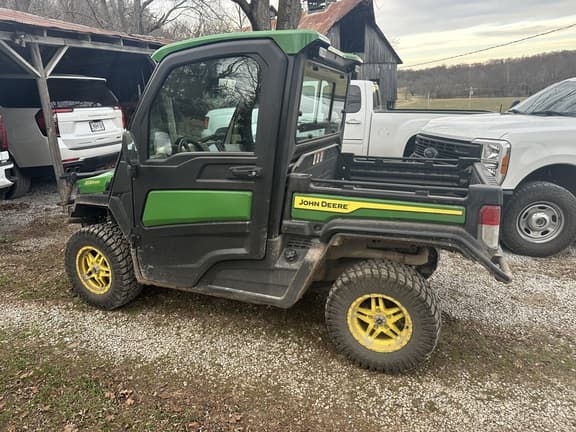 Image of John Deere XUV 835R equipment image 2