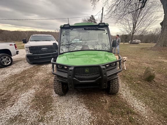 Image of John Deere XUV 835R equipment image 3