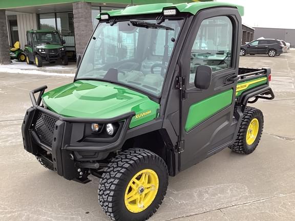 Image of John Deere XUV 835R equipment image 1