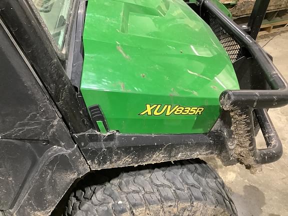 Image of John Deere XUV 835R equipment image 3