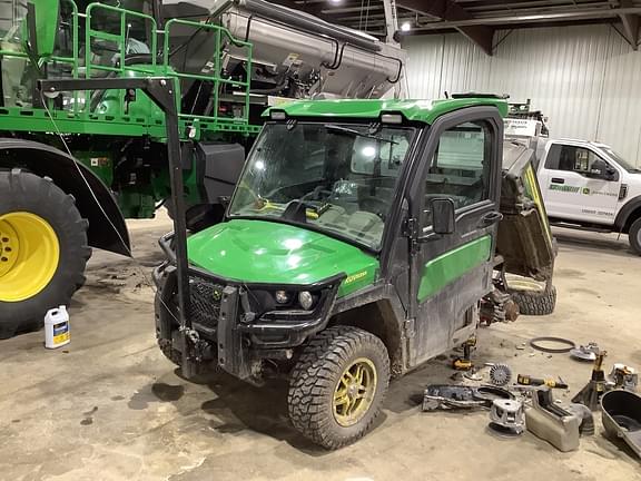 Image of John Deere XUV 835R equipment image 1