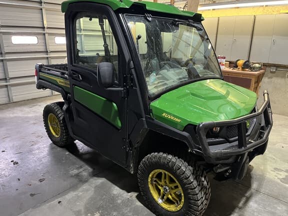 Image of John Deere XUV 835R Primary image