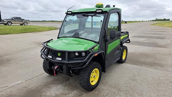 Image of John Deere XUV 835R Primary image
