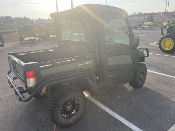 Image of John Deere XUV 835R equipment image 3