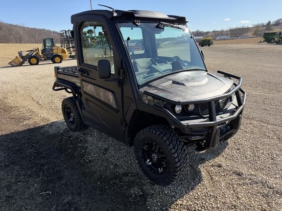 Image of John Deere XUV 835R equipment image 2