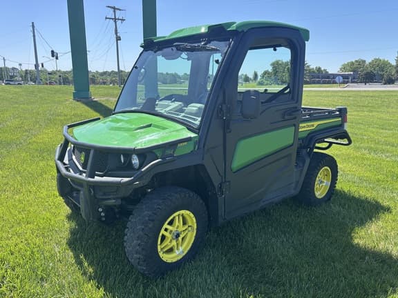 Image of John Deere XUV 835R equipment image 1
