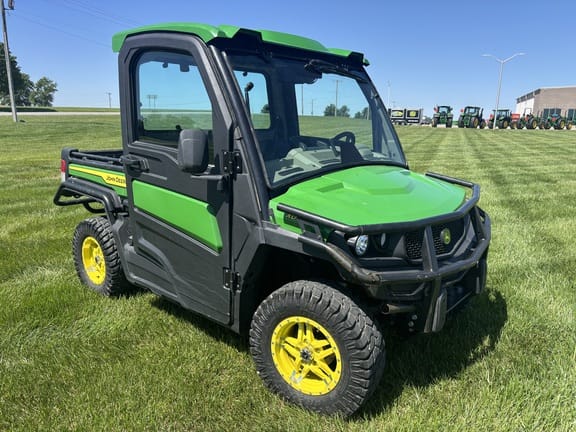 2024 John Deere XUV 835R Equipment Image0
