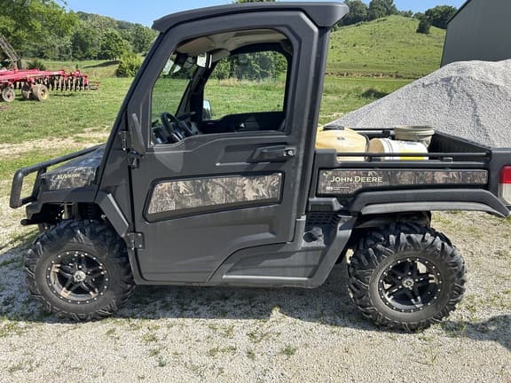 Image of John Deere XUV 835R equipment image 2
