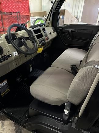 Image of John Deere XUV 835R equipment image 4