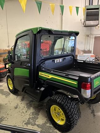 Image of John Deere XUV 835R equipment image 1