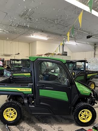 Image of John Deere XUV 835R equipment image 2