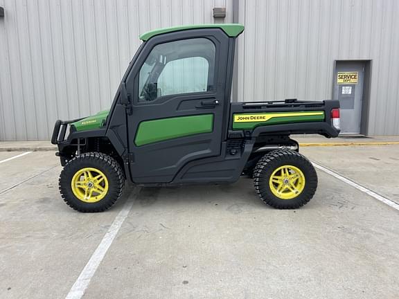 Image of John Deere XUV 835R equipment image 1