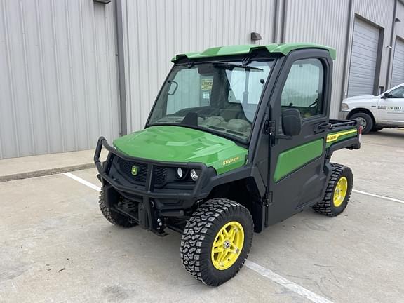 Image of John Deere XUV 835R equipment image 4