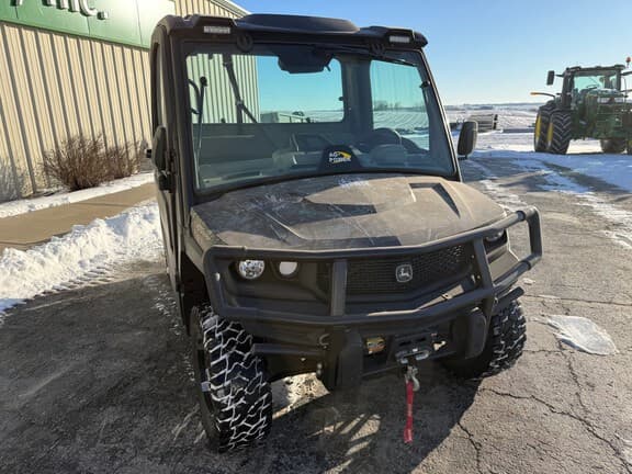 Image of John Deere XUV 835R equipment image 1
