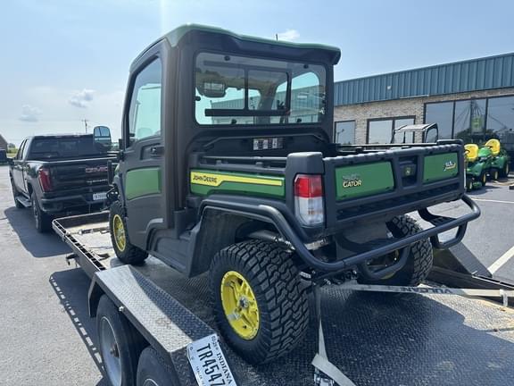 Image of John Deere XUV 835R equipment image 3