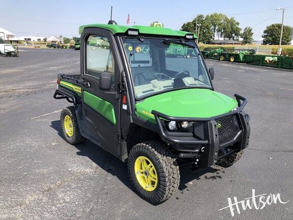 2024 John Deere XUV 835R Equipment Image0