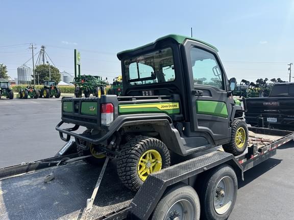 Image of John Deere XUV 835R equipment image 2