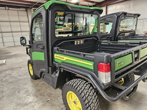 Image of John Deere XUV 835R equipment image 2