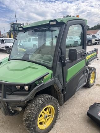 Image of John Deere XUV 835R equipment image 2