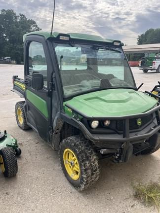 Image of John Deere XUV 835R equipment image 1