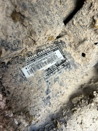 Image of John Deere XUV 835R equipment image 1