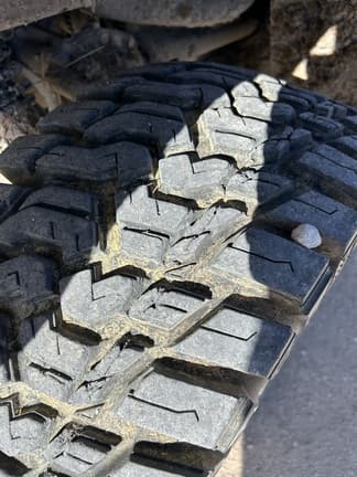 Image of John Deere XUV 835R equipment image 2