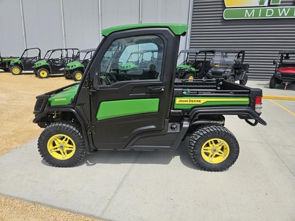 Image of John Deere XUV 835R equipment image 1
